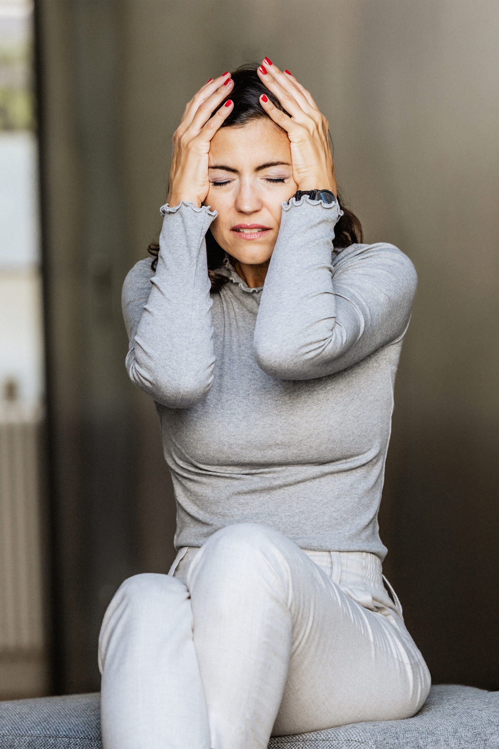 Frau die verzweifelt ist